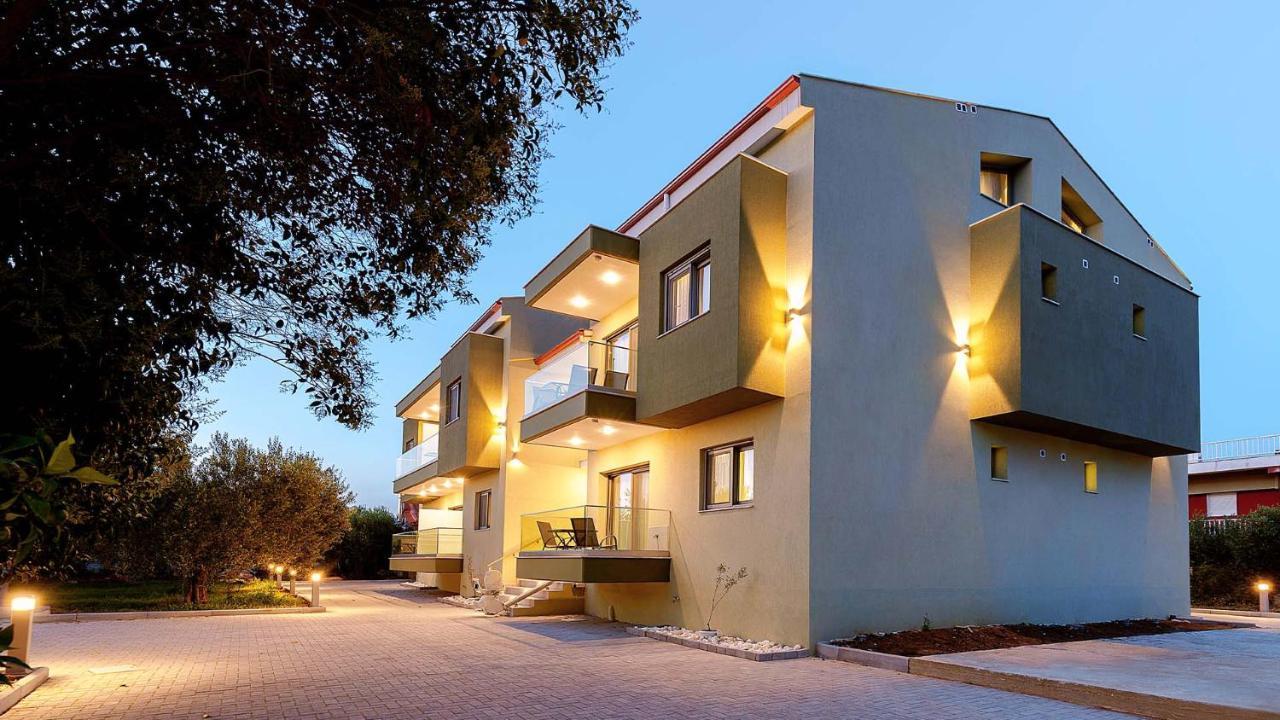 Estelle Family Luxury Apartments & Suites 基拉奇尼 外观 照片