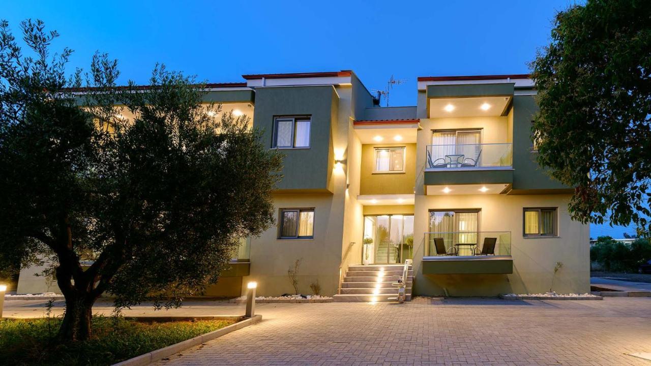 Estelle Family Luxury Apartments & Suites 基拉奇尼 外观 照片