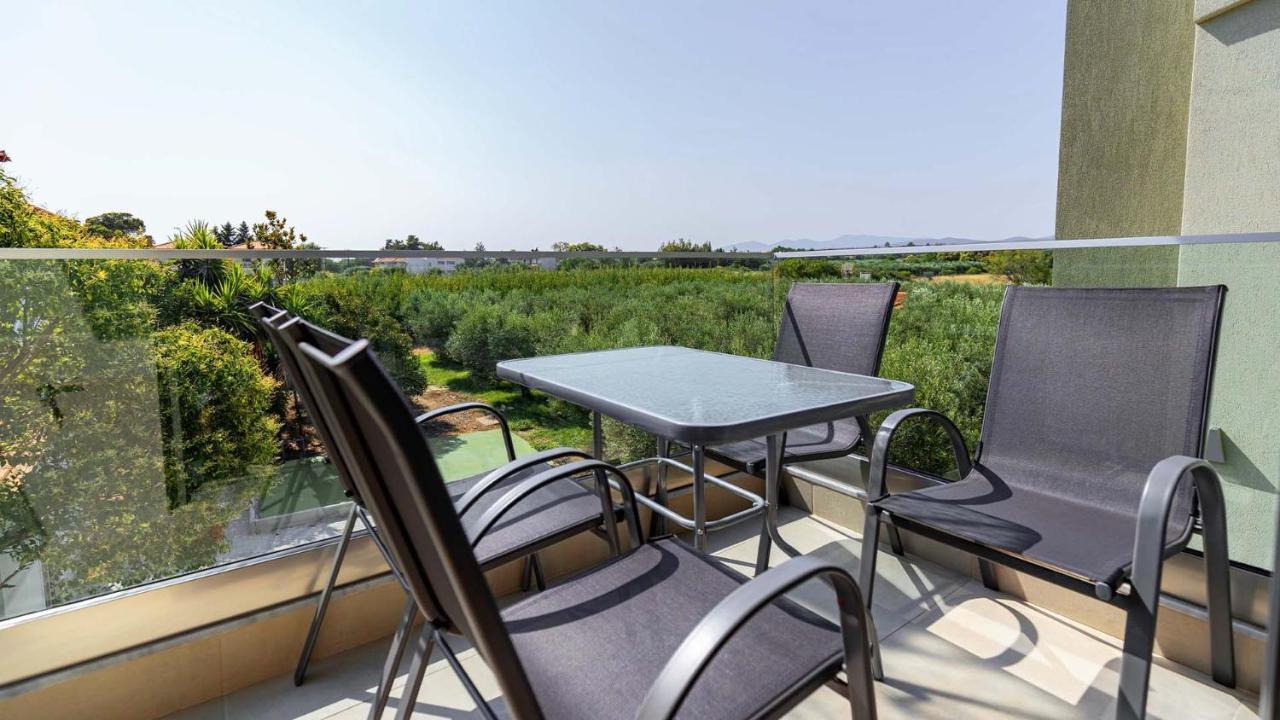 Estelle Family Luxury Apartments & Suites 基拉奇尼 外观 照片